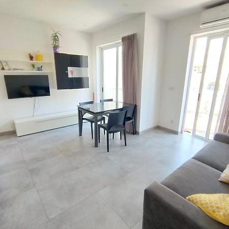 Cosy Seaside Apt, 200M From The Seafront Gzira Luaran gambar